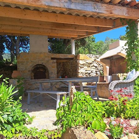 Gites Mas Des Rochers - Romance Tropicale Avec Spa Le Beausset Exterior photo